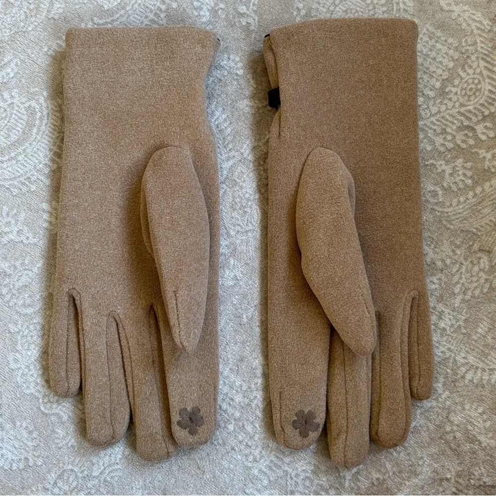 Elegant Tan Touchscreen Gloves w/ Brown & Gold Tone Horsebit Accent Winter